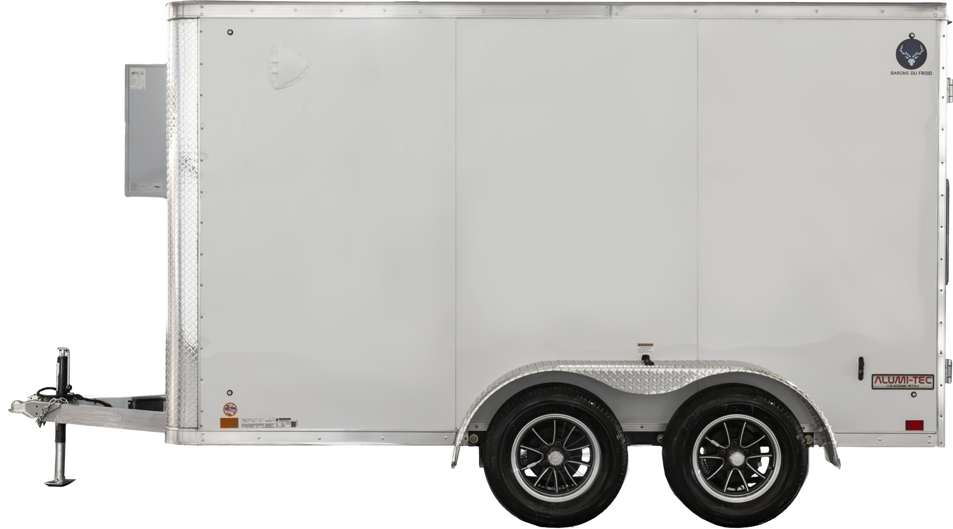 Vue côté conducteur d’une remorque réfrigérée blanche avec unité de refroidissement visible.